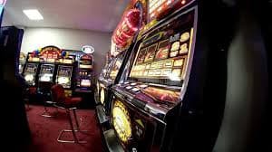 Ilustrasi beragam permainan sportsbook, slot online dan live casino di datamacau5d